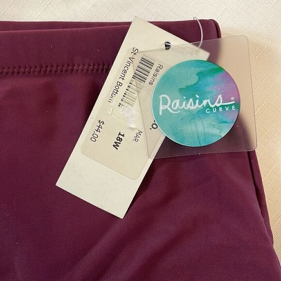 RAISINS CURVE NEW WITH TAGS WINE COLORED BIKINI BOTTOM.  NEW WITH TAGS - Picture 2 of 7
